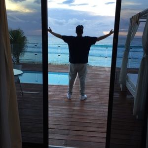 Meet your Posher, Robert